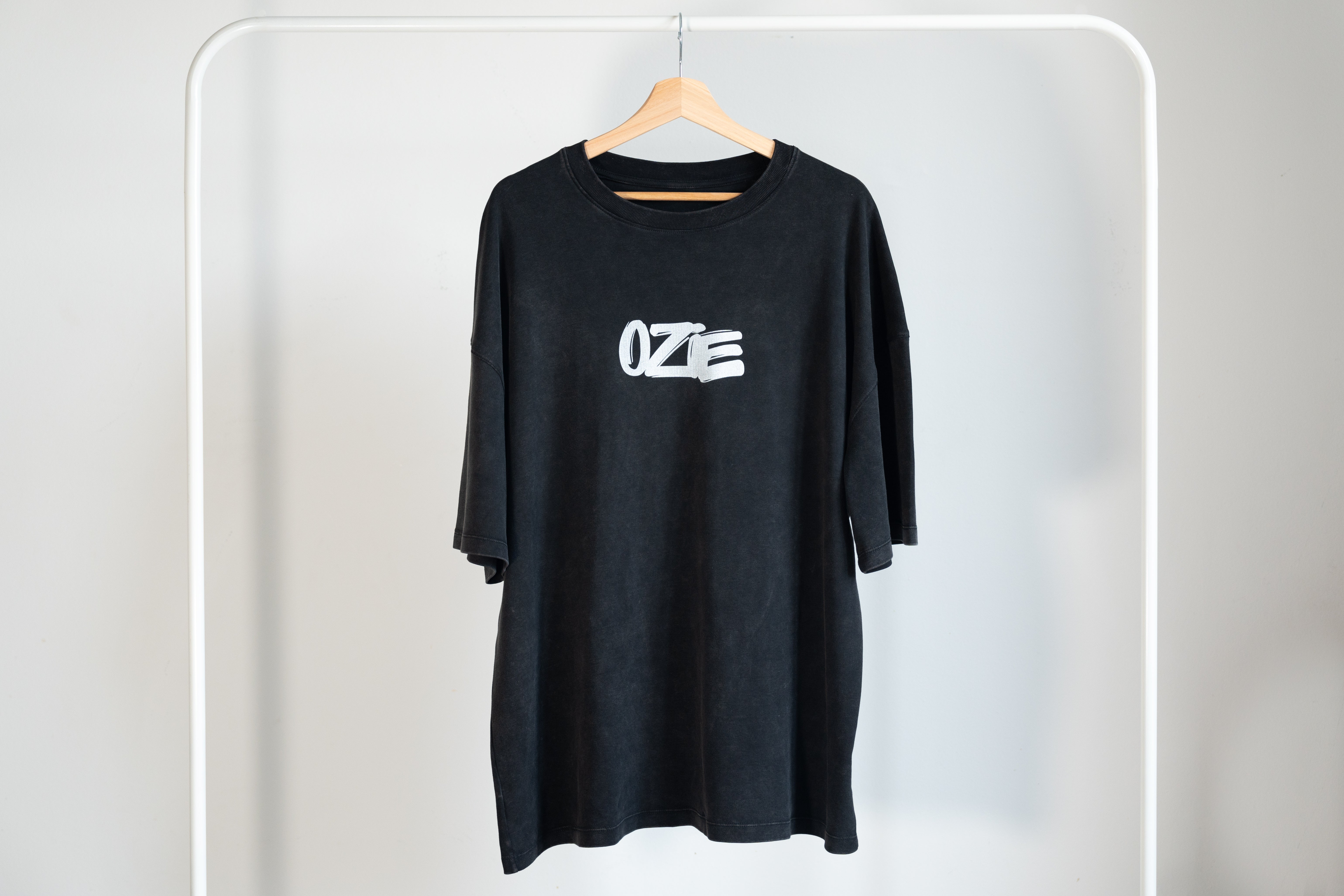 【Lサイズ】Aooo　Oversized T-shirt　BLACK　新品未開封 Aooo Oversized T-shirt BLACK М - メルカリ